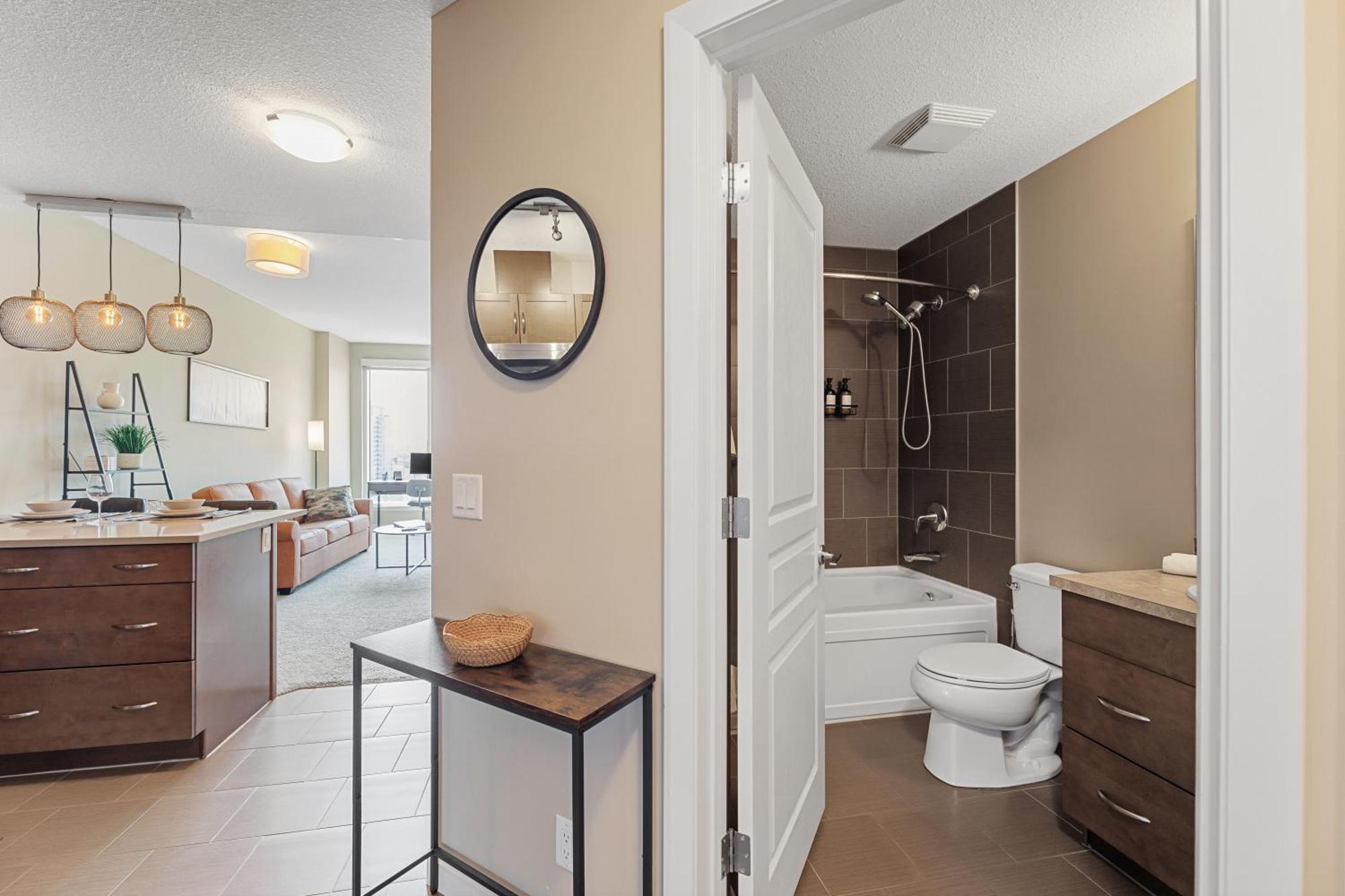 Heart Of Downtown Calgary Spacious Luxury Condo With Stunning Views And Premium Amenities Kültér fotó
